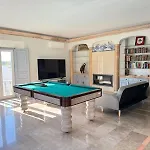 Villa Lagoon & Deluxe