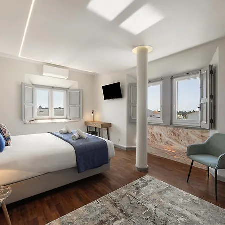 Lagoon & Deluxe * 卡尔达斯达·赖尼亚