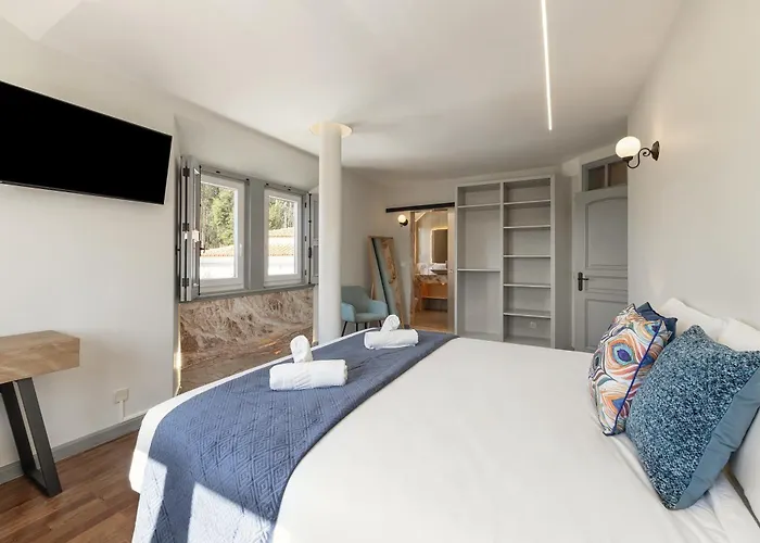 Lagoon & Deluxe Βίλα